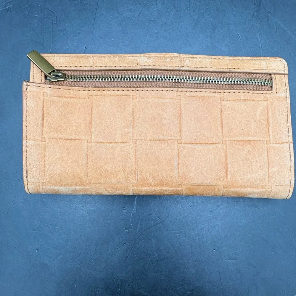 FOSSIL Camel Leather Wallet Liza Slim Bifold Weave Design 7x4 Unused Interior - Picture 2 of 8